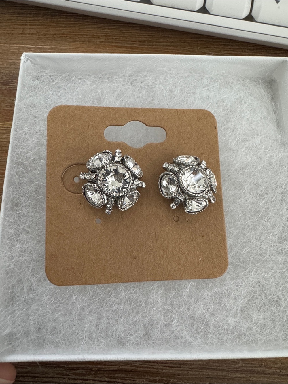 NWOT OSCAR DE LA RENTA Classic Button Stud Earrings Silver Tone Crystal